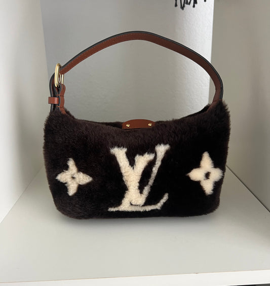 Pre-loved Hills Pochette Ski 2024
