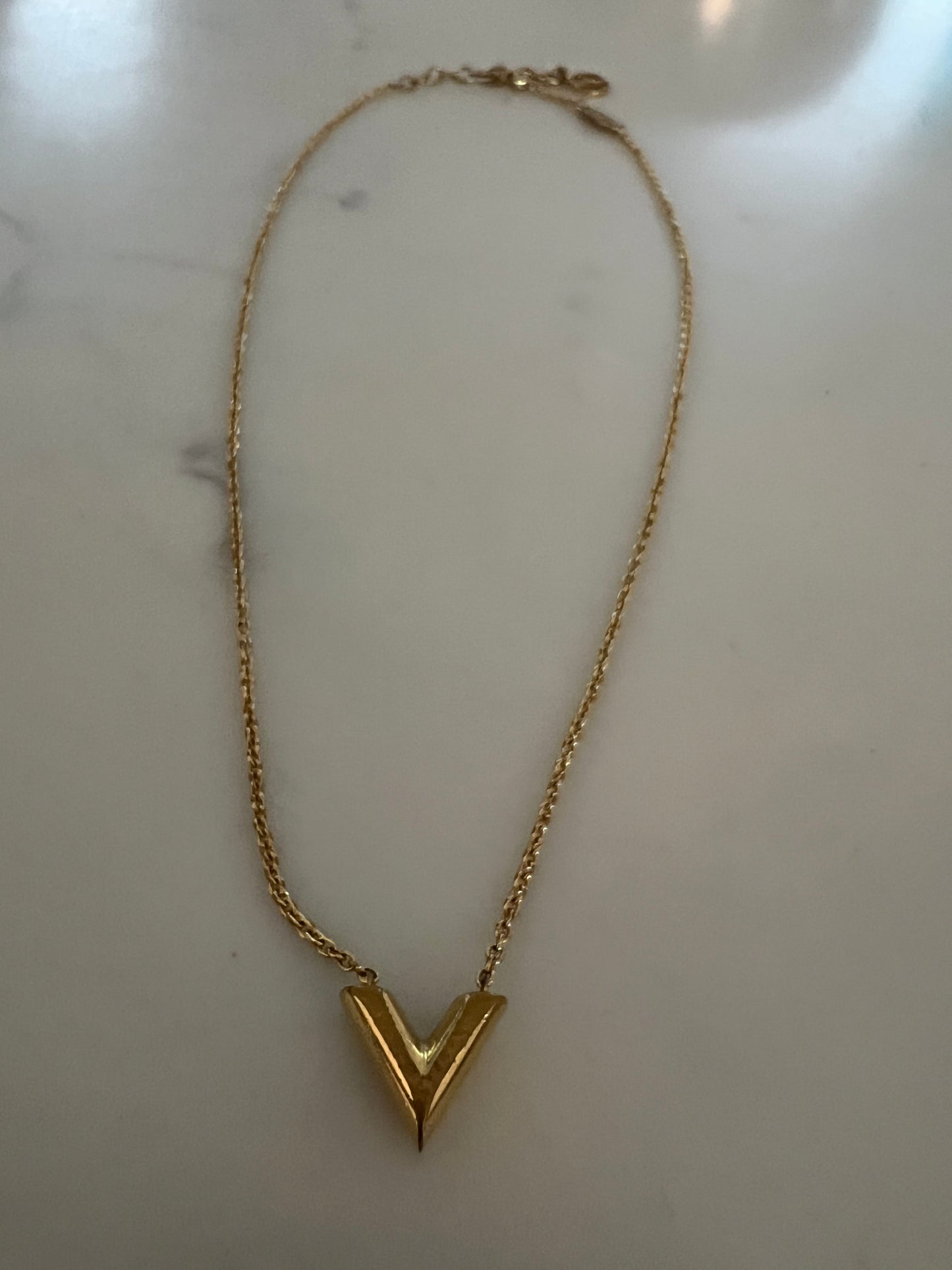 Louis Vuitton Essential V Logo Chain Necklace