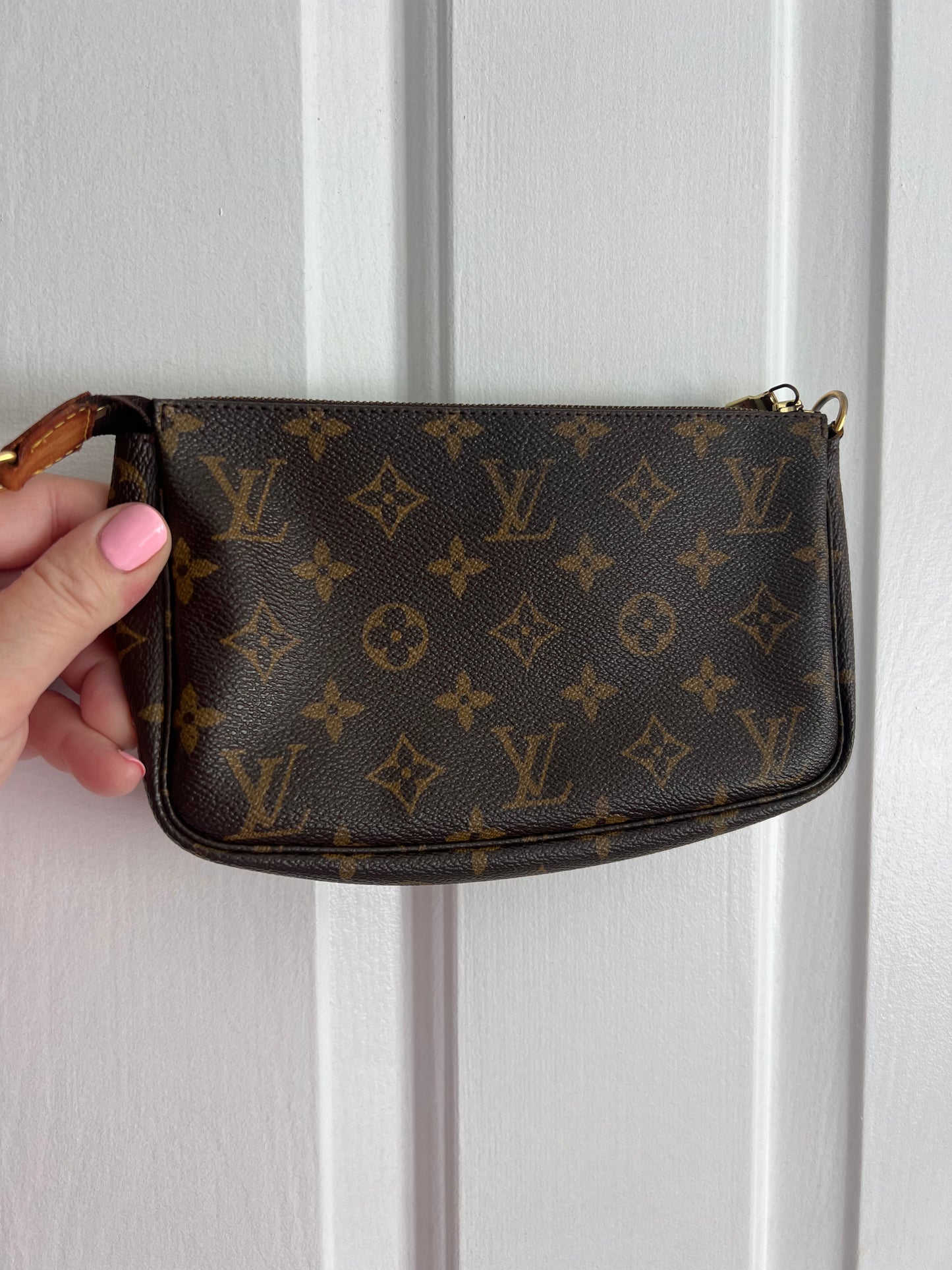 Pre-loved Louis Vuitton Pochette Accessories