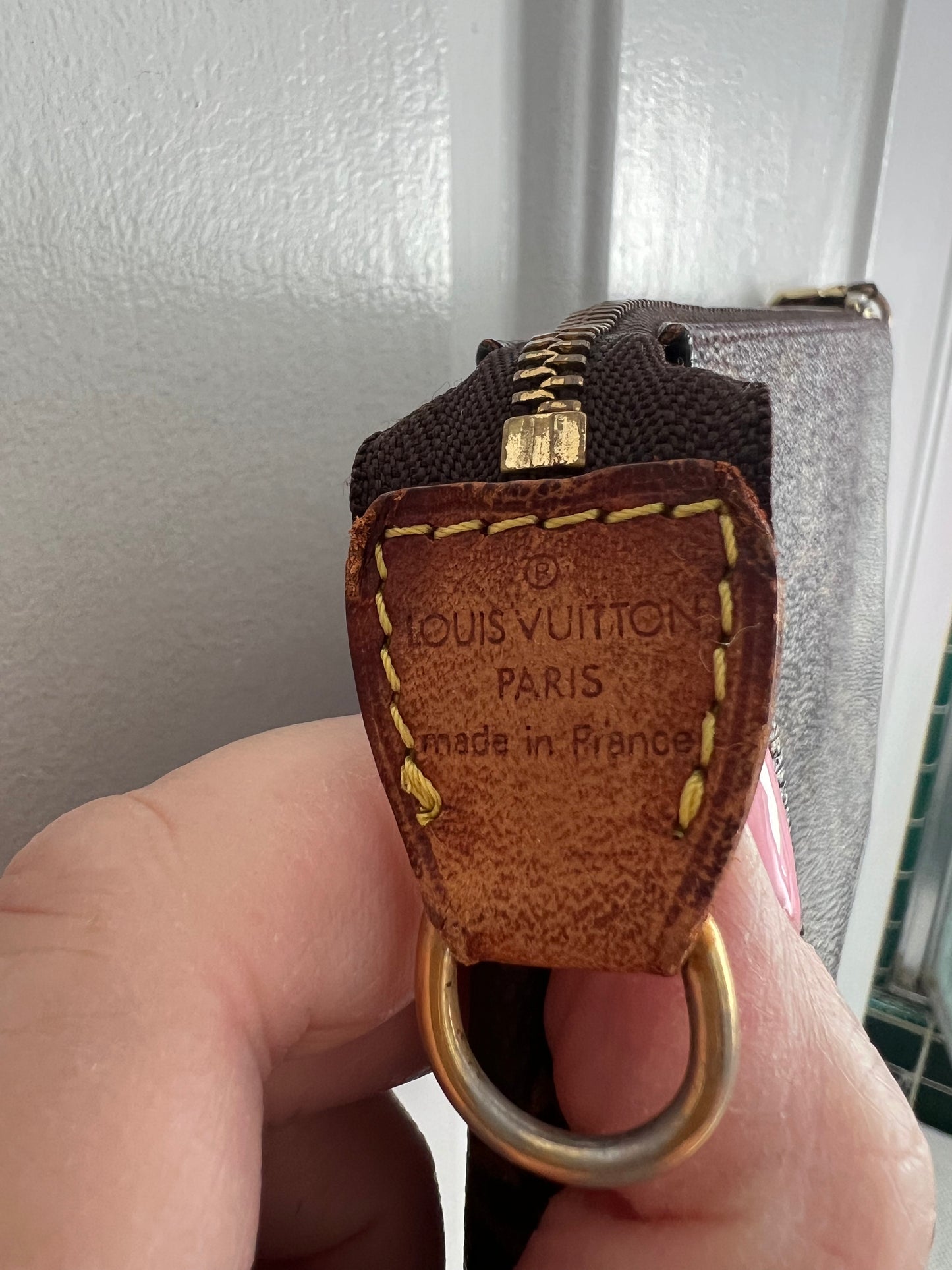 Pre-loved Louis Vuitton Pochette Accessories